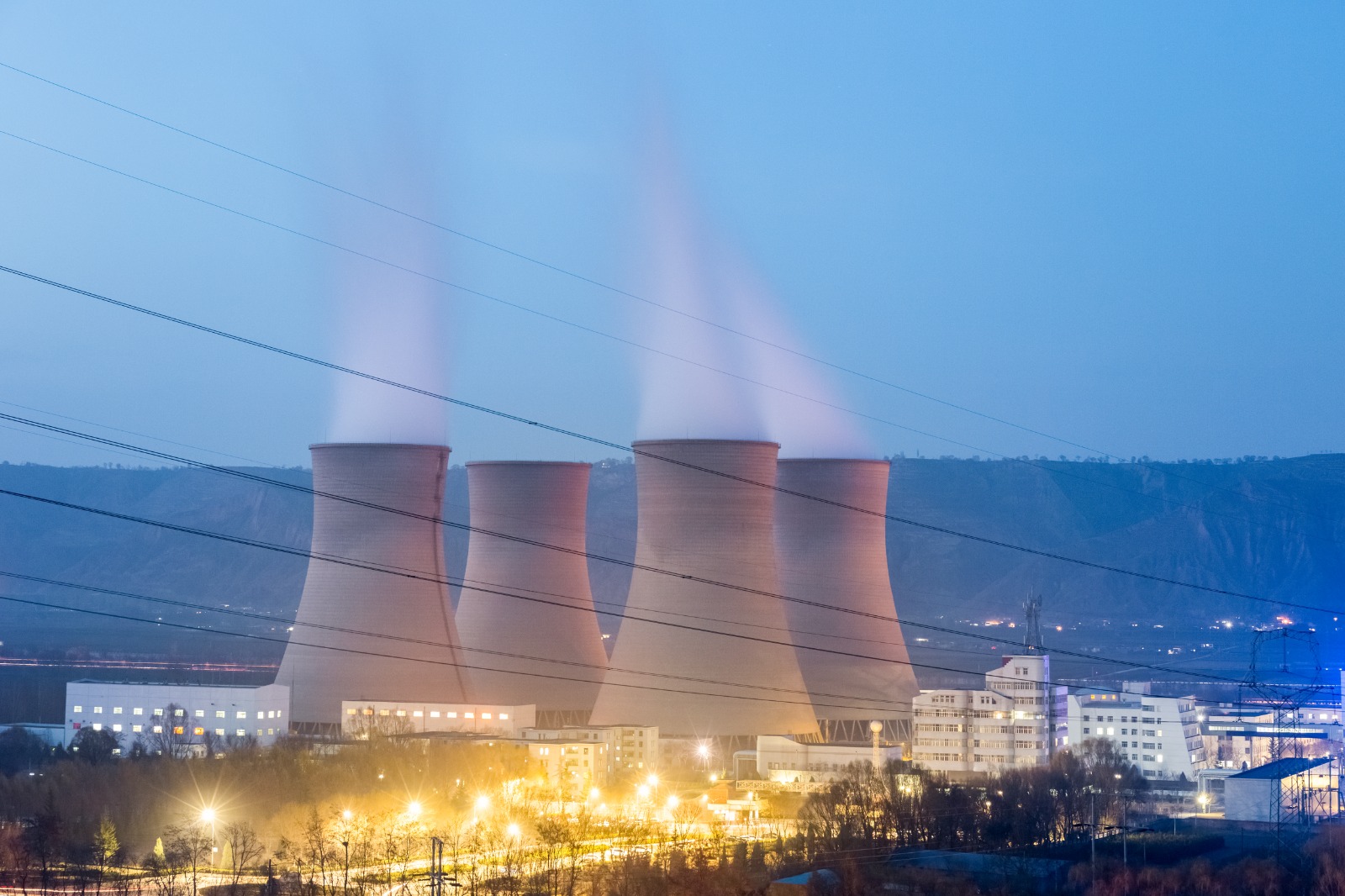 Cooling towers with steam